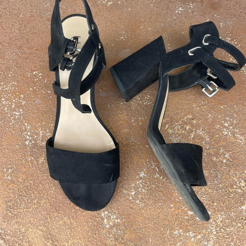 Reisa black suede Unisa block heel sandals with an open toe and ankle strap sz 6 - Picture 3 of 6